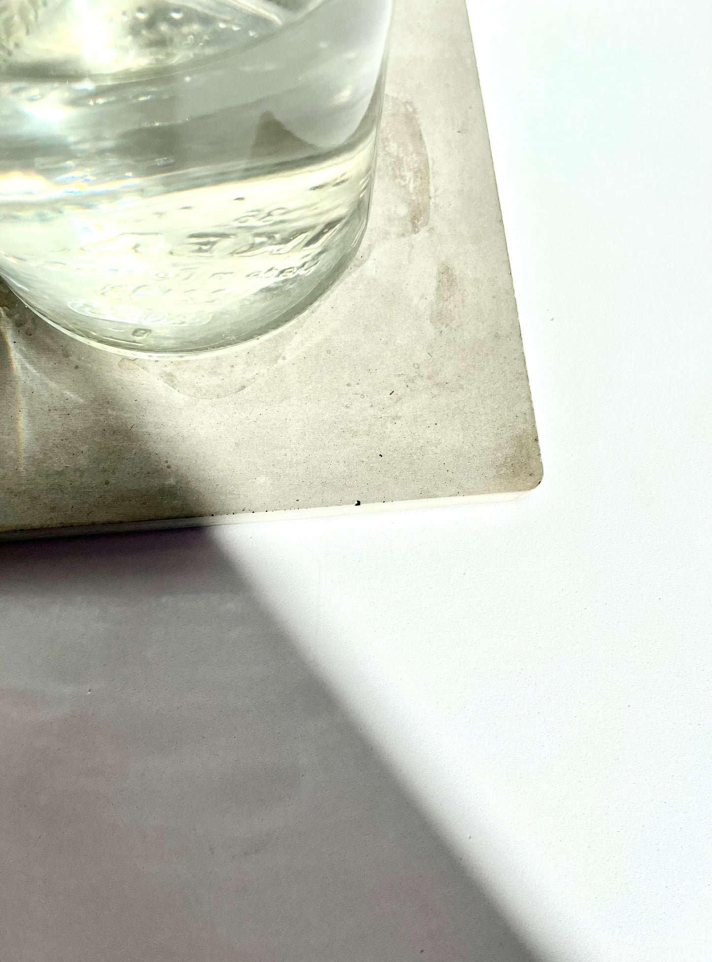 Dessous de plat carré minimaliste en béton