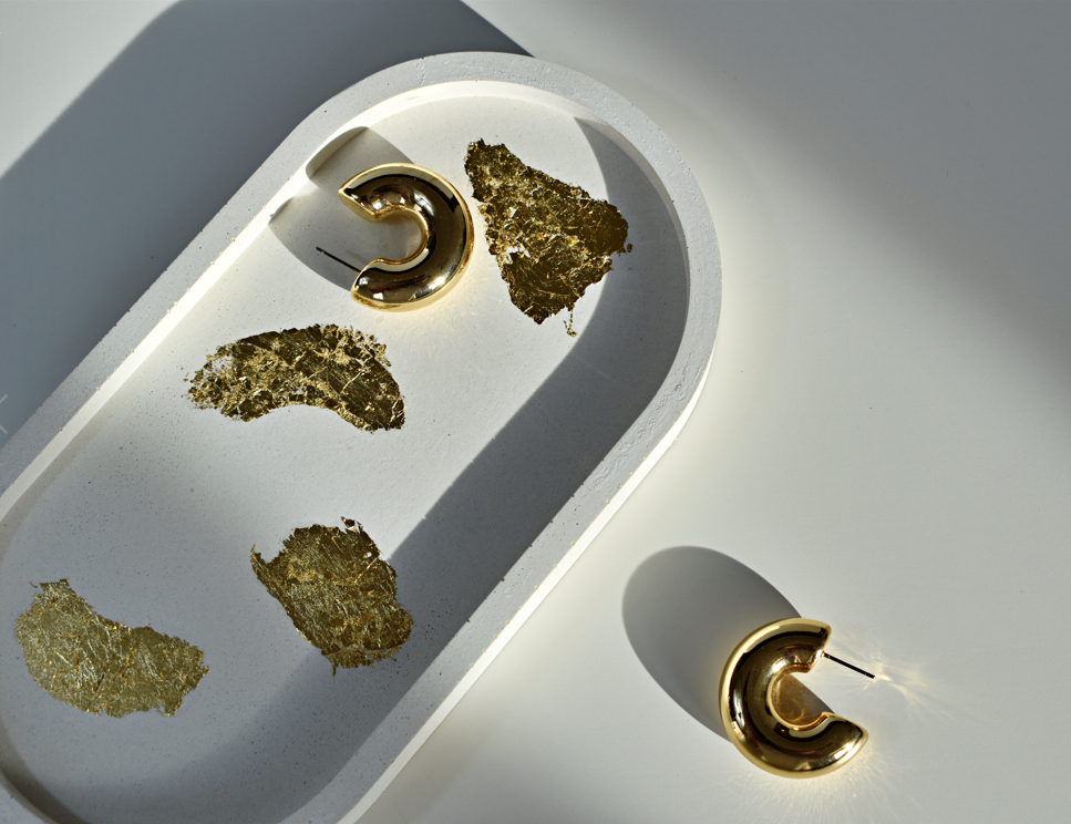 Plateau décoratif ovale béton feuille d’or