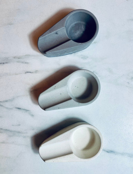 cendrier à cigare en béton. fabriqué main à Marseille.